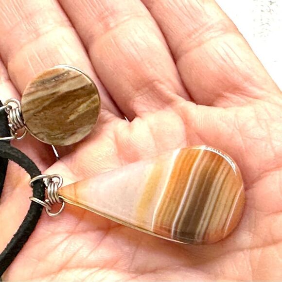 Agate double pendant necklace on black cord - Picture 9 of 10